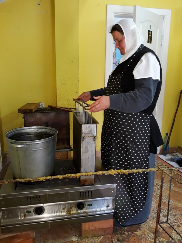 Послушание в свечной мастерской.jpg