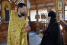 Прихожане монастыря и Дома ветеранов поздравили отца Павла Кравчука с днем тезоименитства